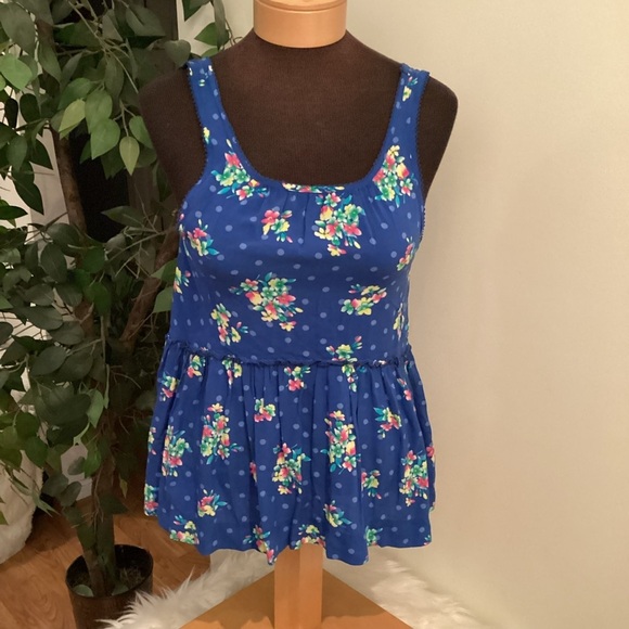 Hollister Tops - Hollister babydoll style tank top Woman’s size XS blue floral polka dots